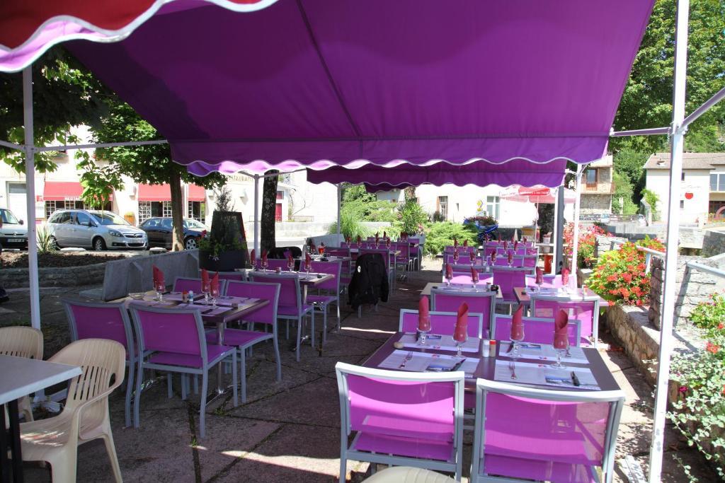 Hotel Rome Saint-Nazaire-en-Royans Esterno foto