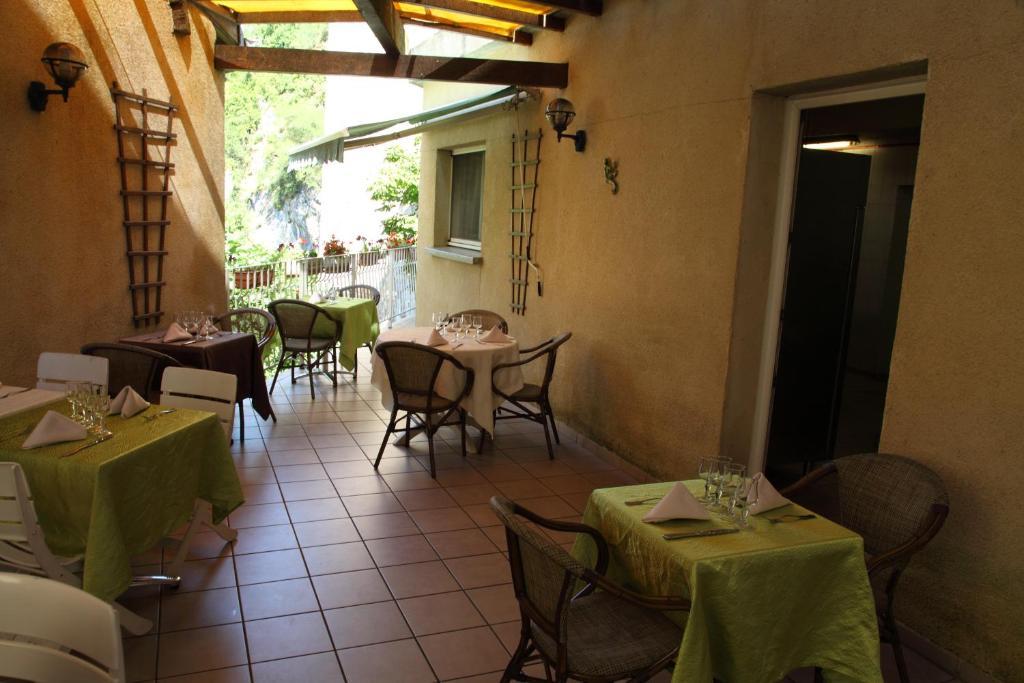 Hotel Rome Saint-Nazaire-en-Royans Esterno foto