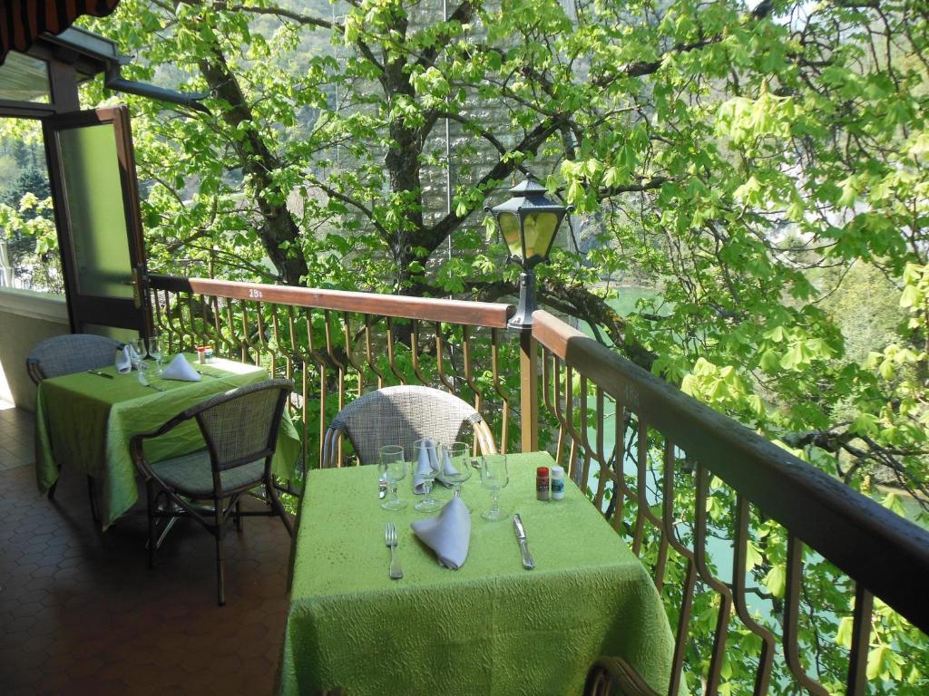 Hotel Rome Saint-Nazaire-en-Royans Esterno foto